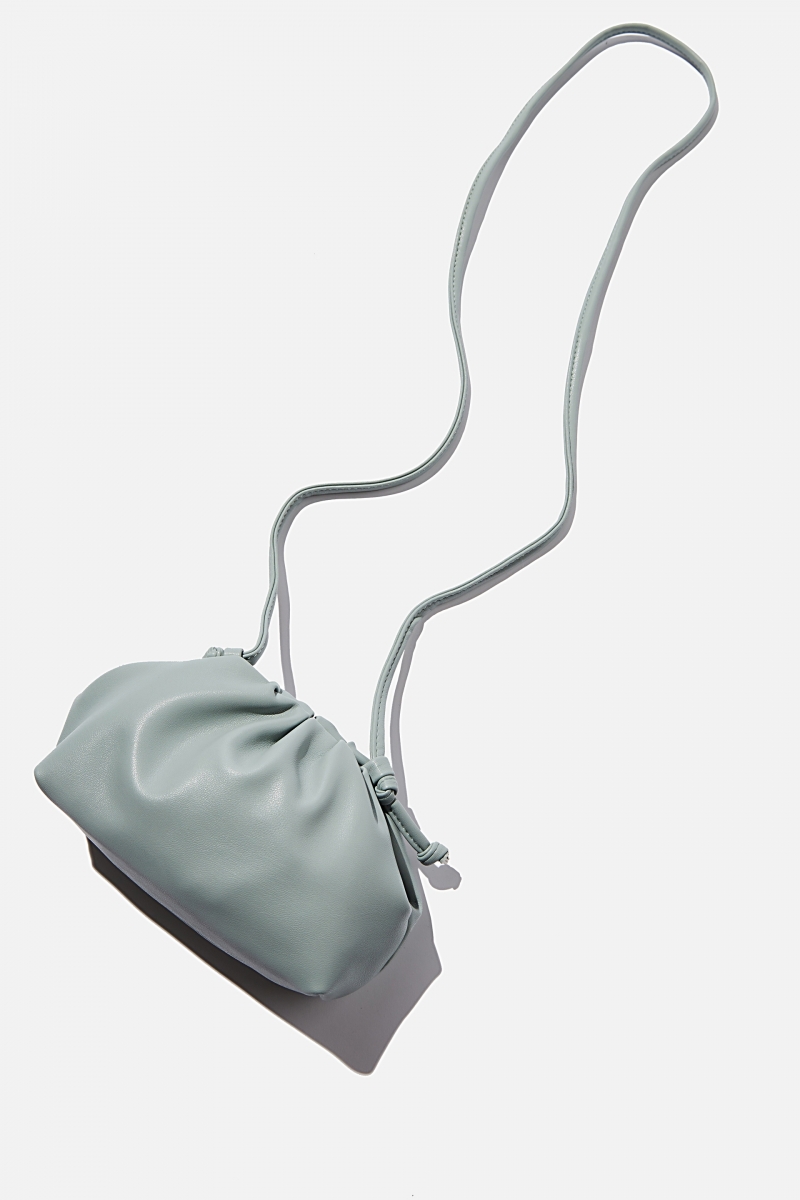 Pantone 秋冬Top 3色！小資女必入手Under $1,000手袋/服飾